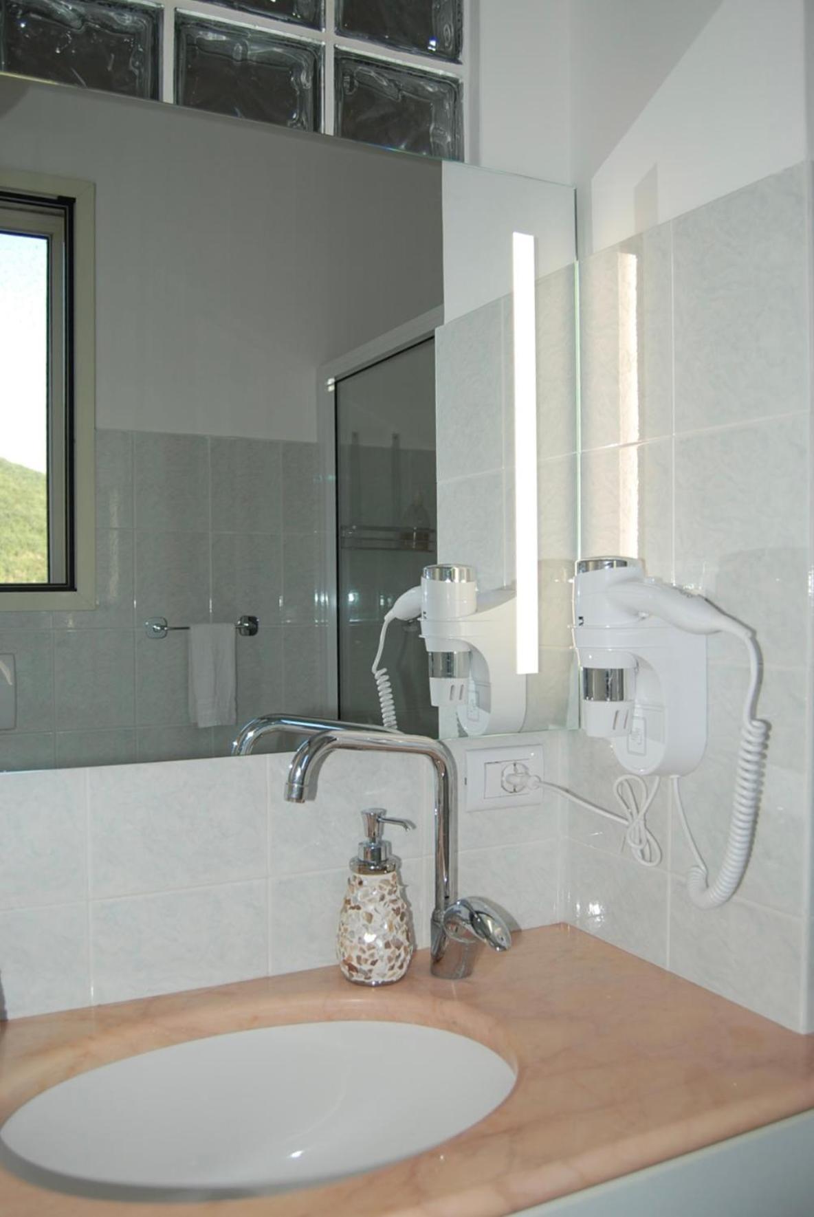 Mini Red Hub - Design Apartment Sant'Agapito ภายนอก รูปภาพ